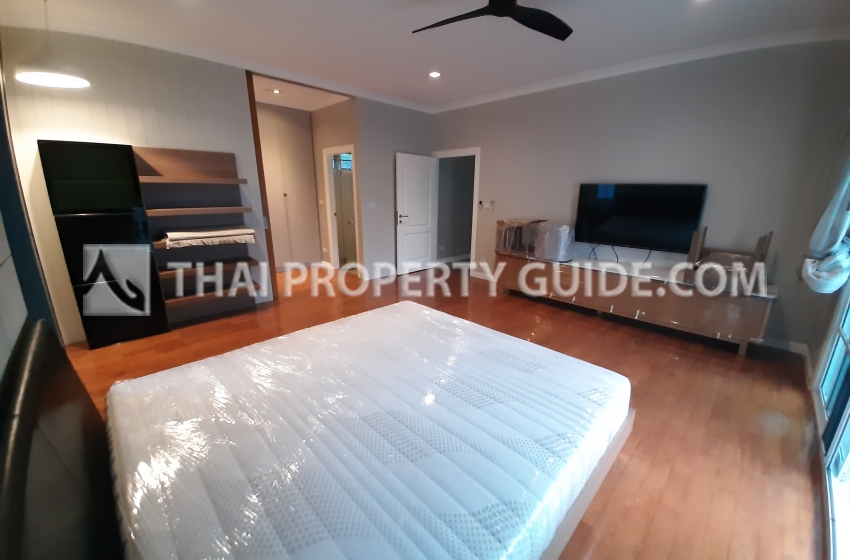 House with Shared Pool in Sukhumvit 